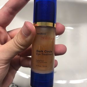 Dark circle eye treatment